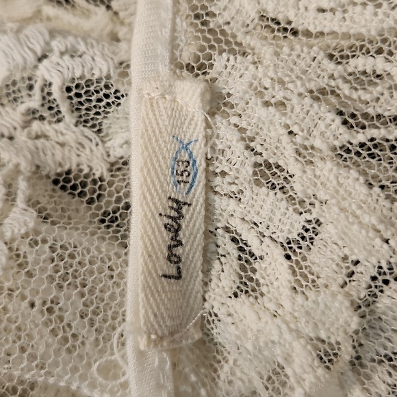 Lovely 153 Lace Hi/Low Top - Picture 5 of 5